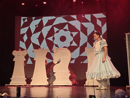 Alica in čarobno novoletno zrcalo (2)